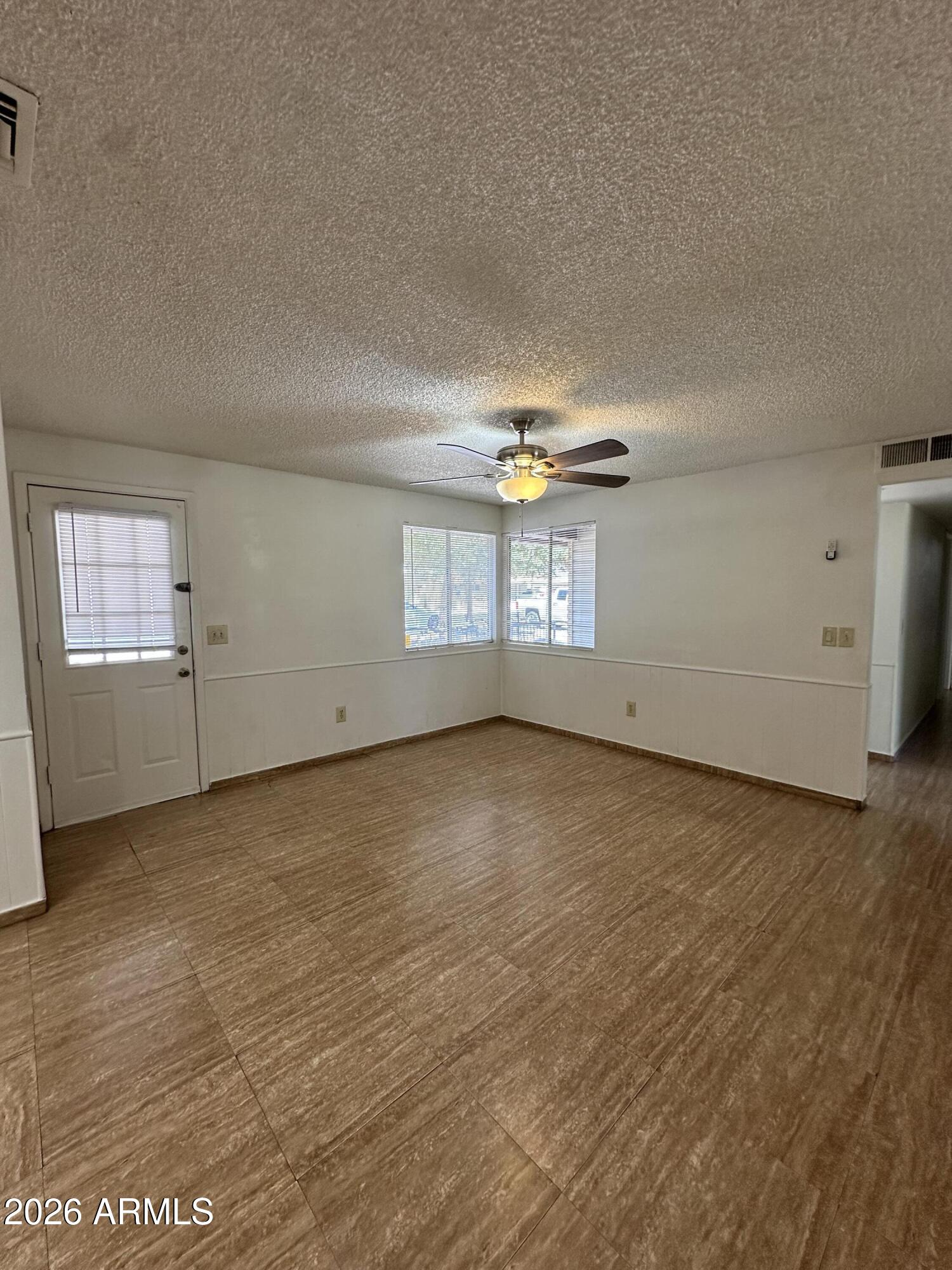 5653 West Hatcher Road Glendale, AZ 85302 - Photo 4 of 18 IMG_2632
