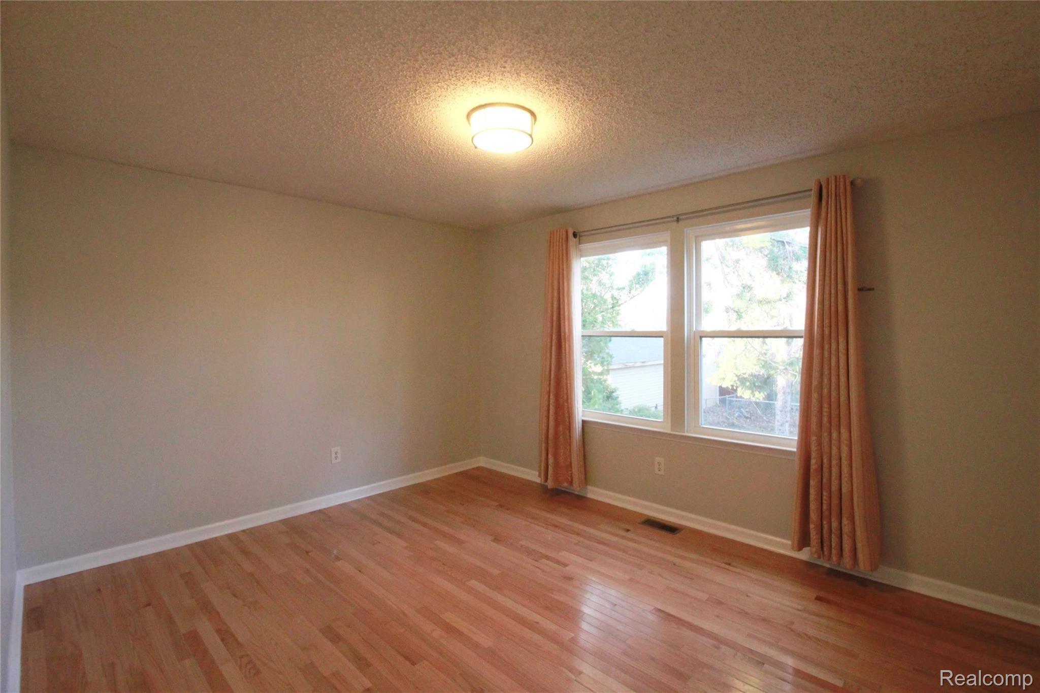 585 Hidden Ridge Drive Troy, MI 48083 - Photo 13 of 25 13.jpg