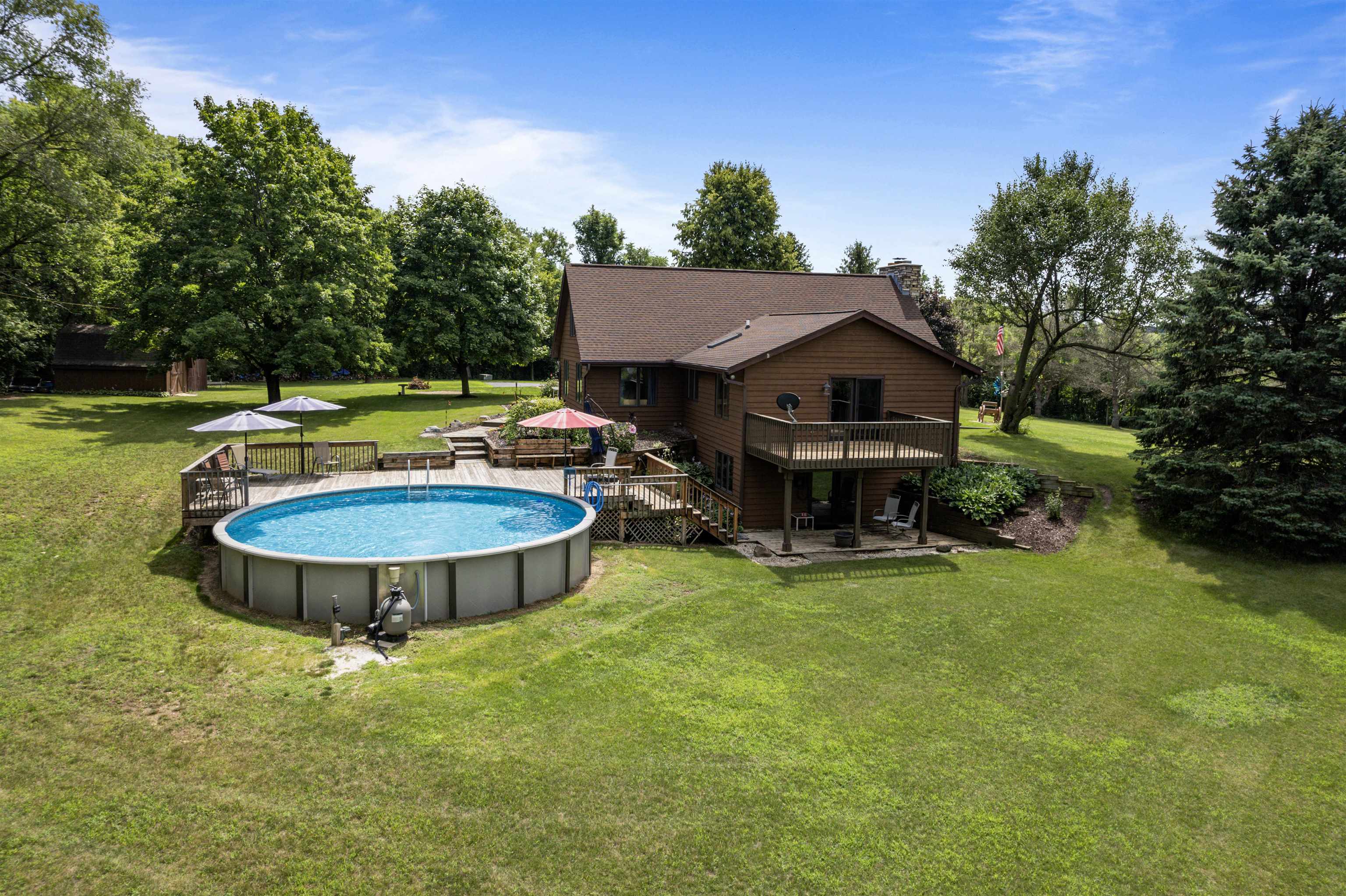 9680 Belvidere Road Roscoe, IL 61073 - Photo 3 of 43 Gallery Image 3