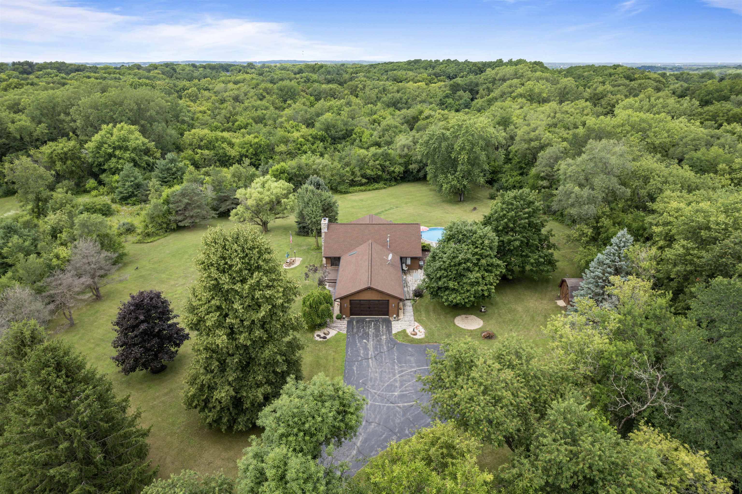9680 Belvidere Road Roscoe, IL 61073 - Photo 5 of 43 Gallery Image 5