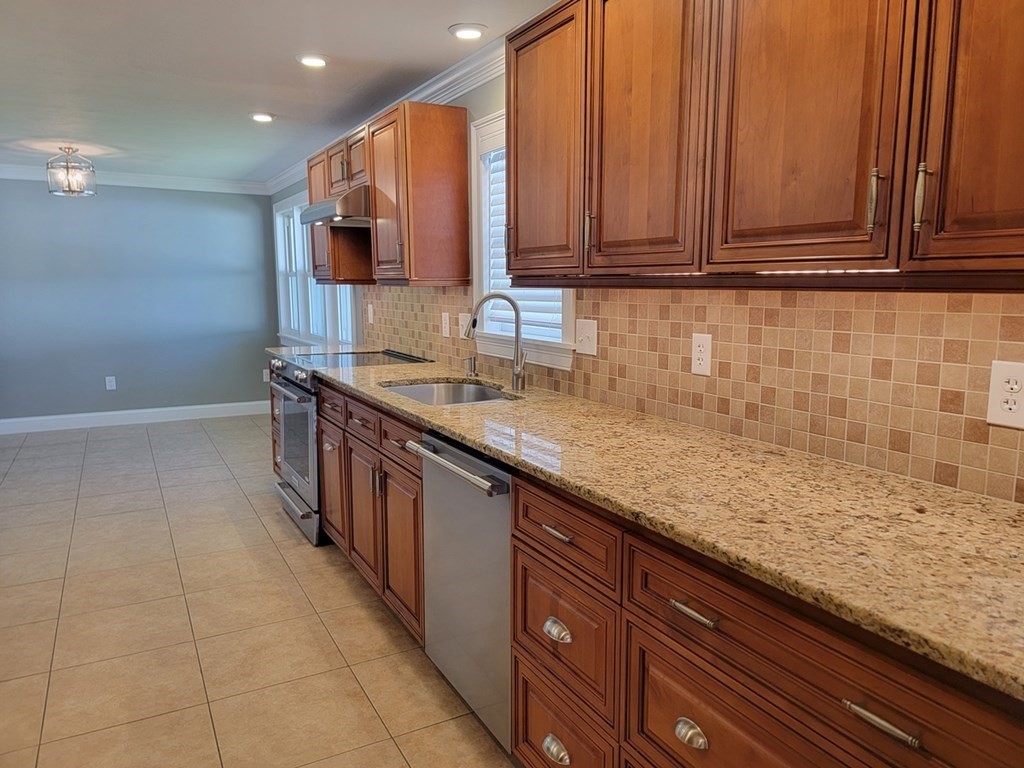 21 Stella Road Bellingham, MA 02019 - Photo 4 of 26 Gallery Image 4