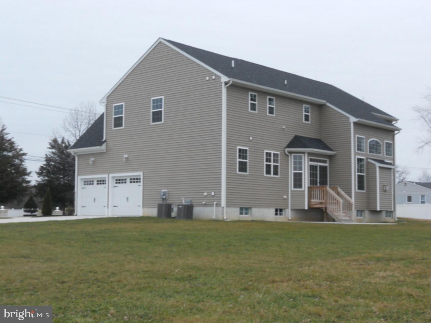 94 Kelly Driver Road Laurel Springs, NJ 08021 - Photo 2 of 25 Exterior Back