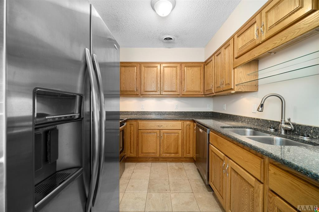 362 Country Club Road Camden, NC 27921 - Photo 12 of 39 Updated Kitchen