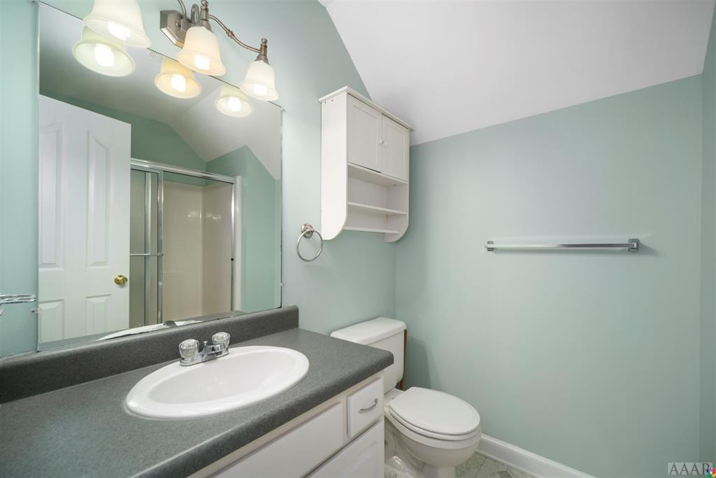 362 Country Club Road Camden, NC 27921 - Photo 26 of 39 Upstairs Hall Bath