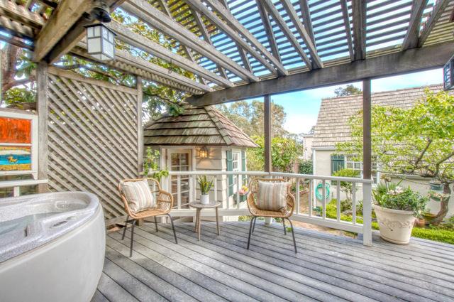 655 Bayview Drive Aptos, CA 95003 - Photo 25 of 48 a living room with furniture and wooden floor