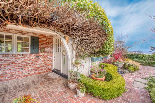 655 Bayview Drive Aptos, CA 95003 - Photo 3 of 48 a front view of a house with a yard
