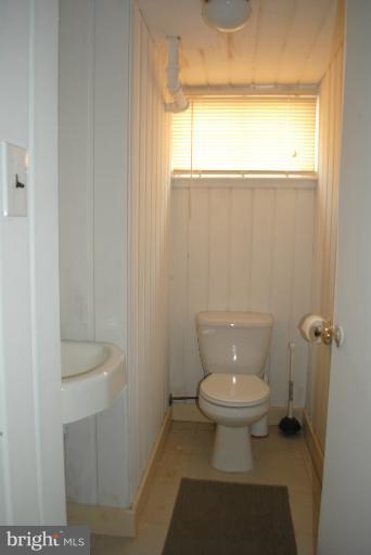 406 Hannes Street Silver Spring, MD 20901 - Photo 11 of 23 Bath