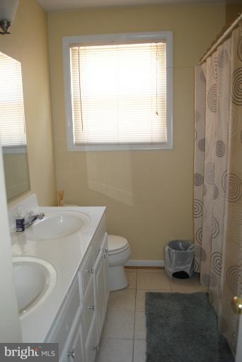 406 Hannes Street Silver Spring, MD 20901 - Photo 19 of 23 Bath