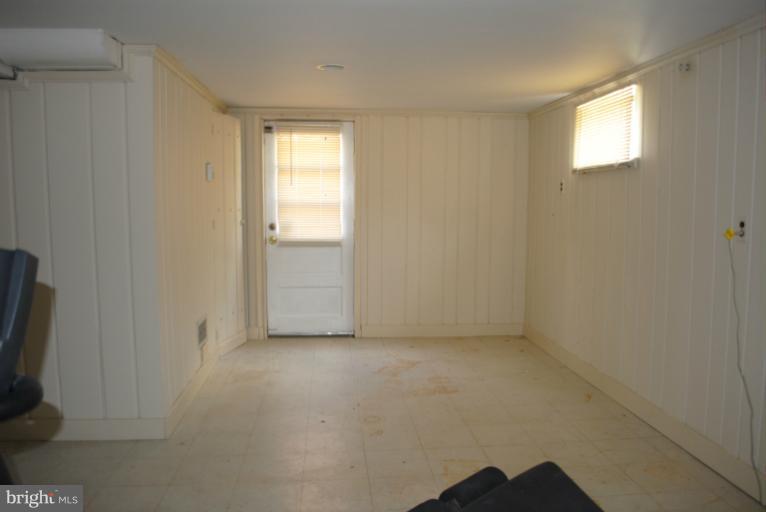 406 Hannes Street Silver Spring, MD 20901 - Photo 21 of 23 Interior (General)