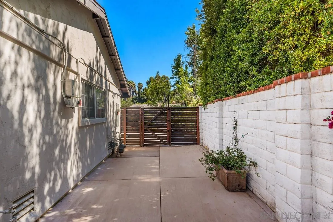 13060 Camino Del Valle Poway, CA 92064 - Photo 44 of 75