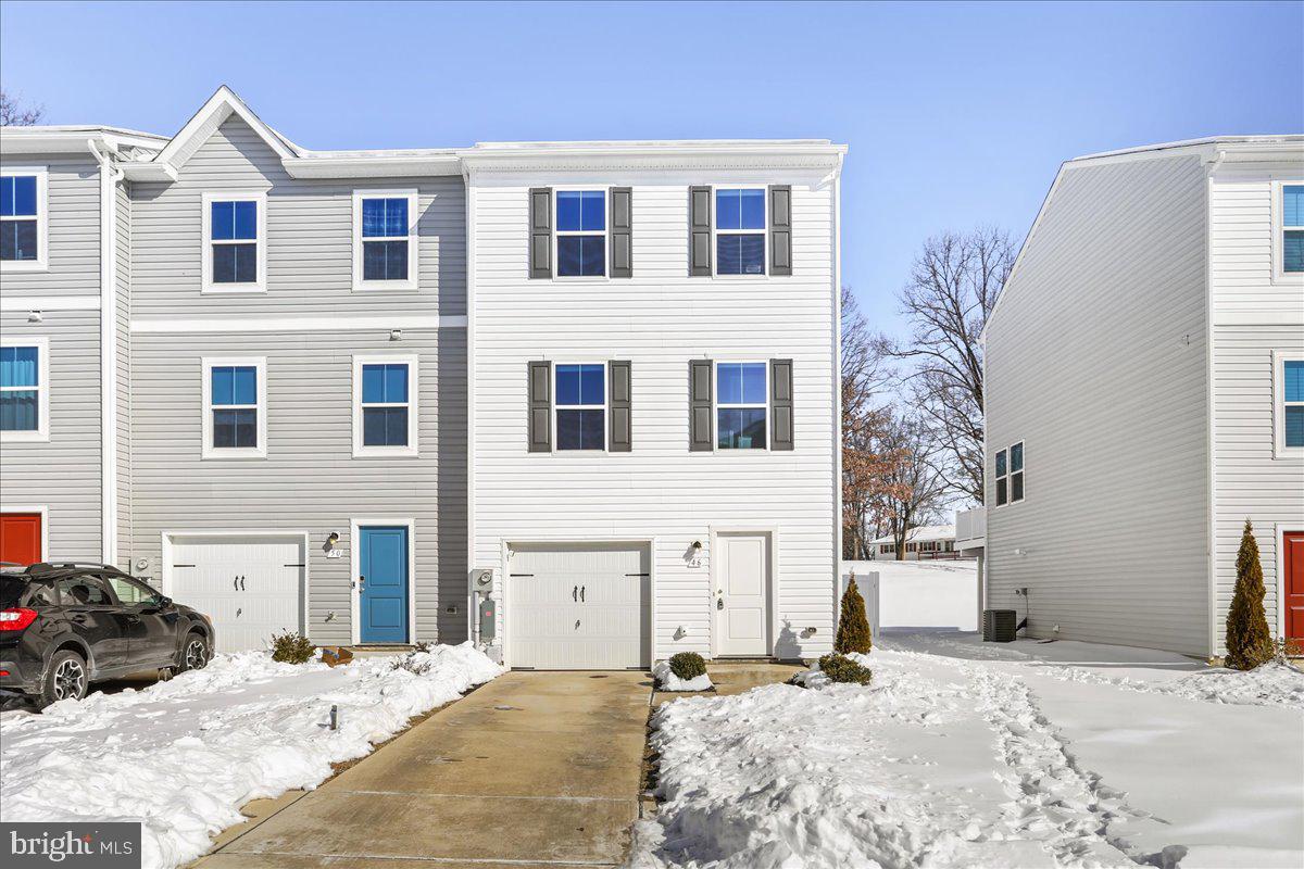 a view of a white building