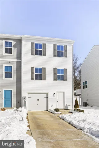 a view of a white house