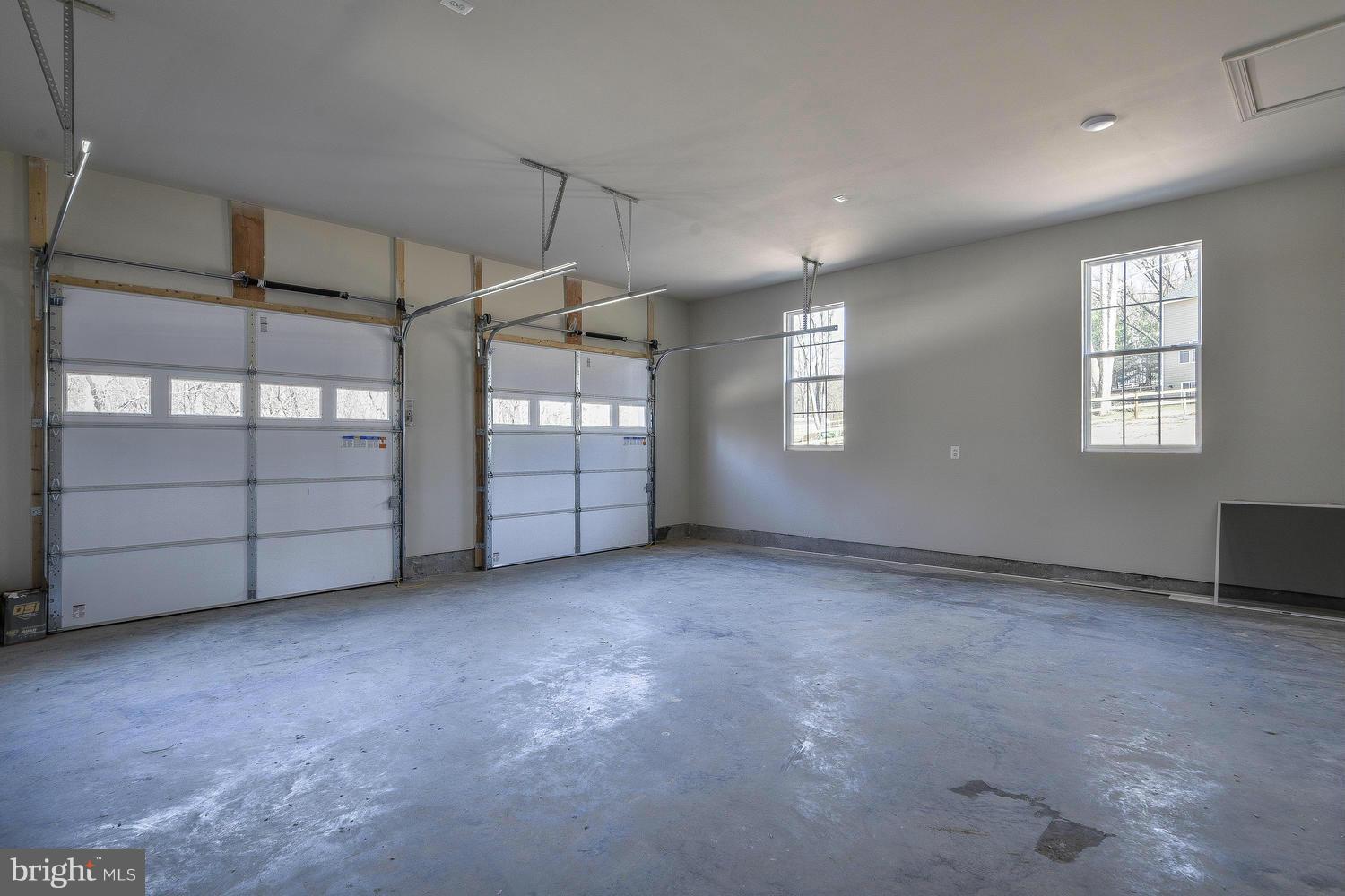 3526 Kemptown Church Road Monrovia, MD 21770 - Photo 29 of 29 an empty room with windows and cabinet