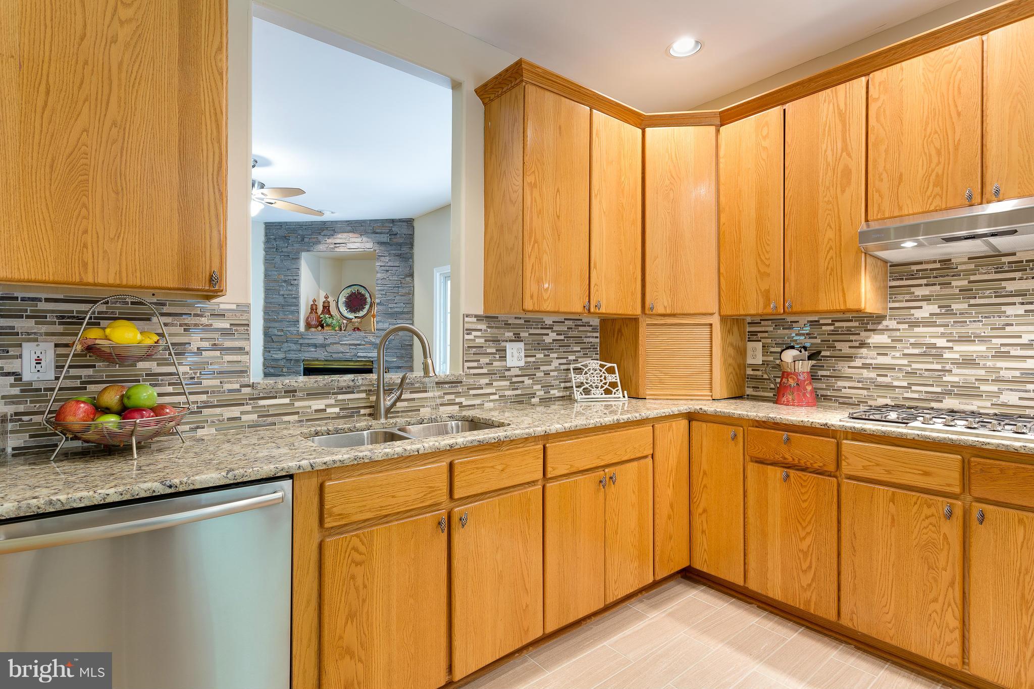 12090 Kahns Road Manassas, VA 20112 - Photo 8 of 27 Kitchen