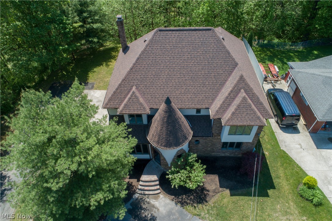 12950 Schreiber Road Valley View, OH 44125 - Photo 2 of 34