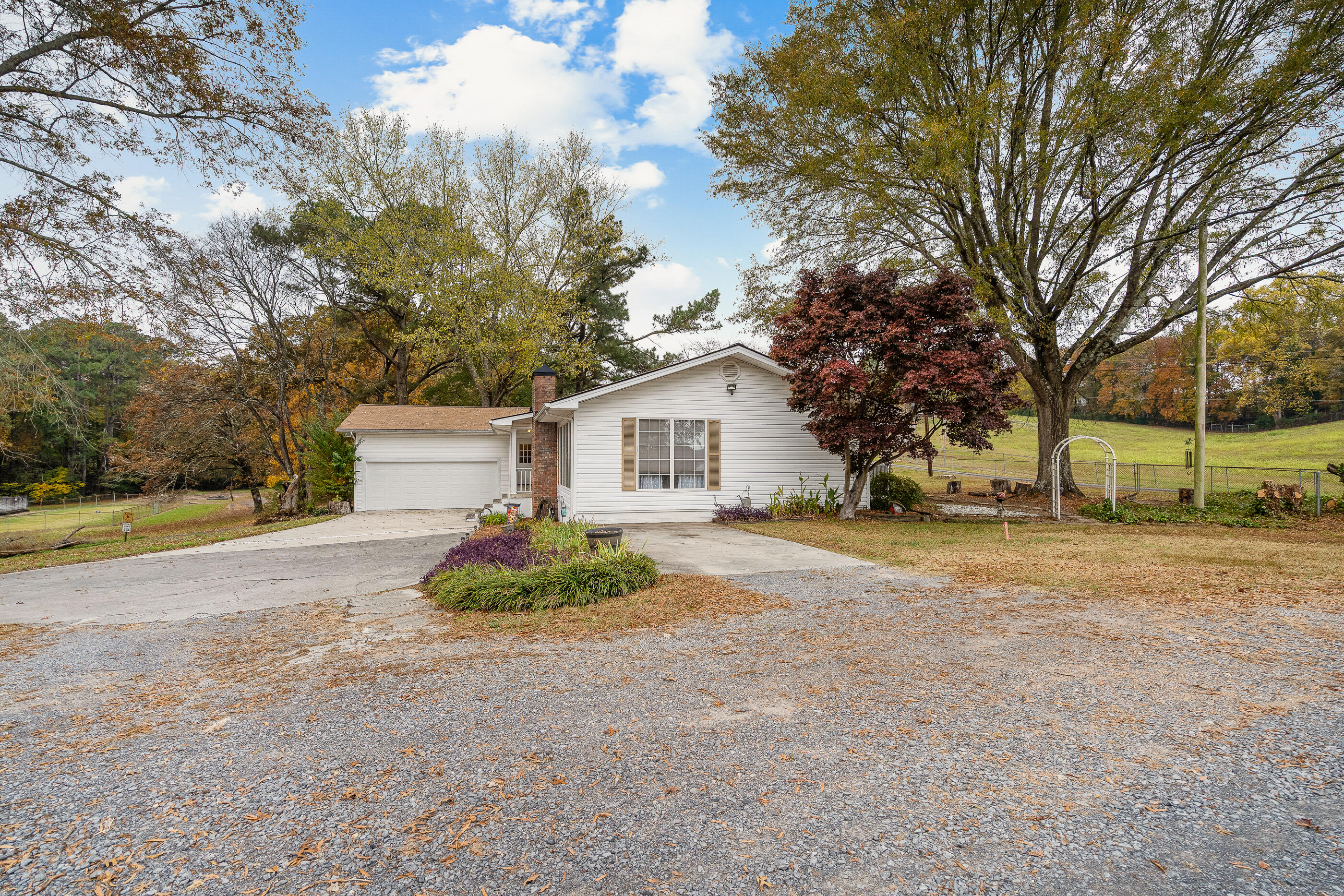 112 Albertson Drive Dalton, GA 30721 - Photo 5 of 49 112AlbertsonDr-5