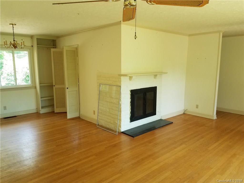 504 Balsam Road Hendersonville, NC 28792 - Photo 12 of 19 Gallery Image 12