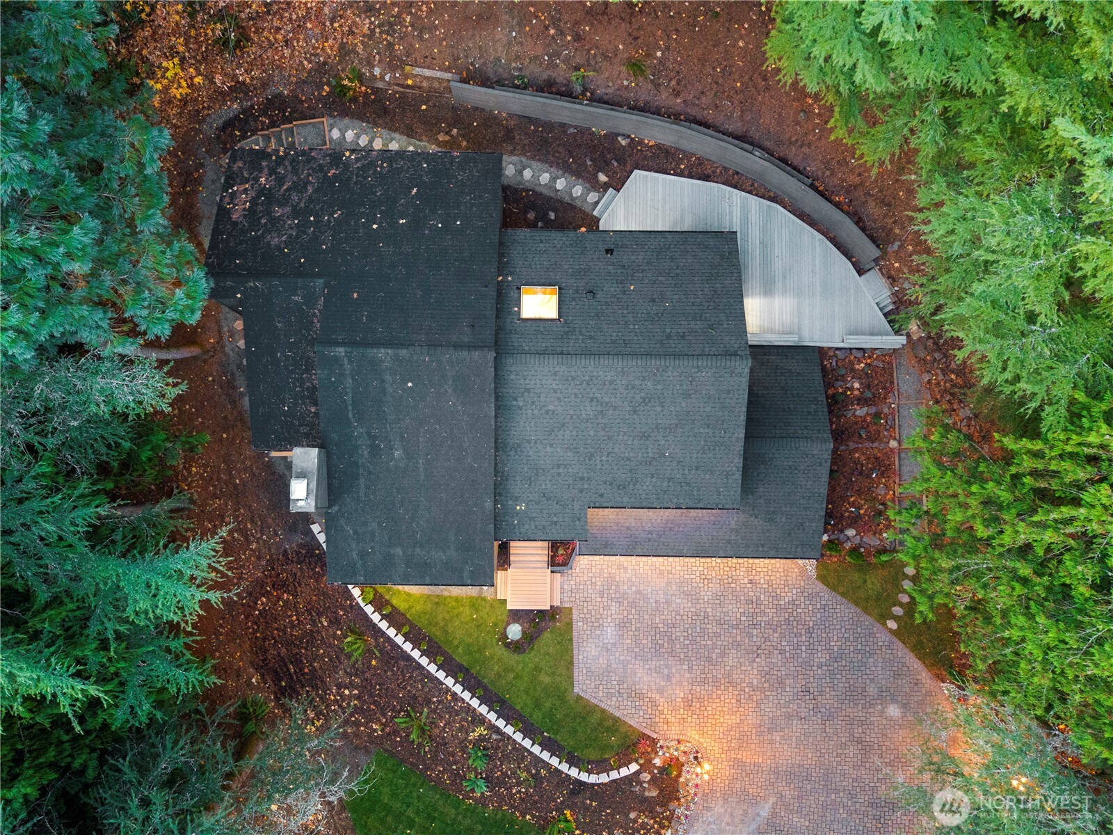 25510 Southeast 159th Street Issaquah, WA 98027 - Photo 6 of 39