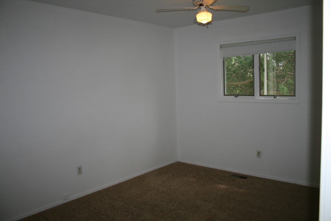 6609 South Ruess Road Owosso, MI 48867 - Photo 8 of 18 31250646-7.JPG