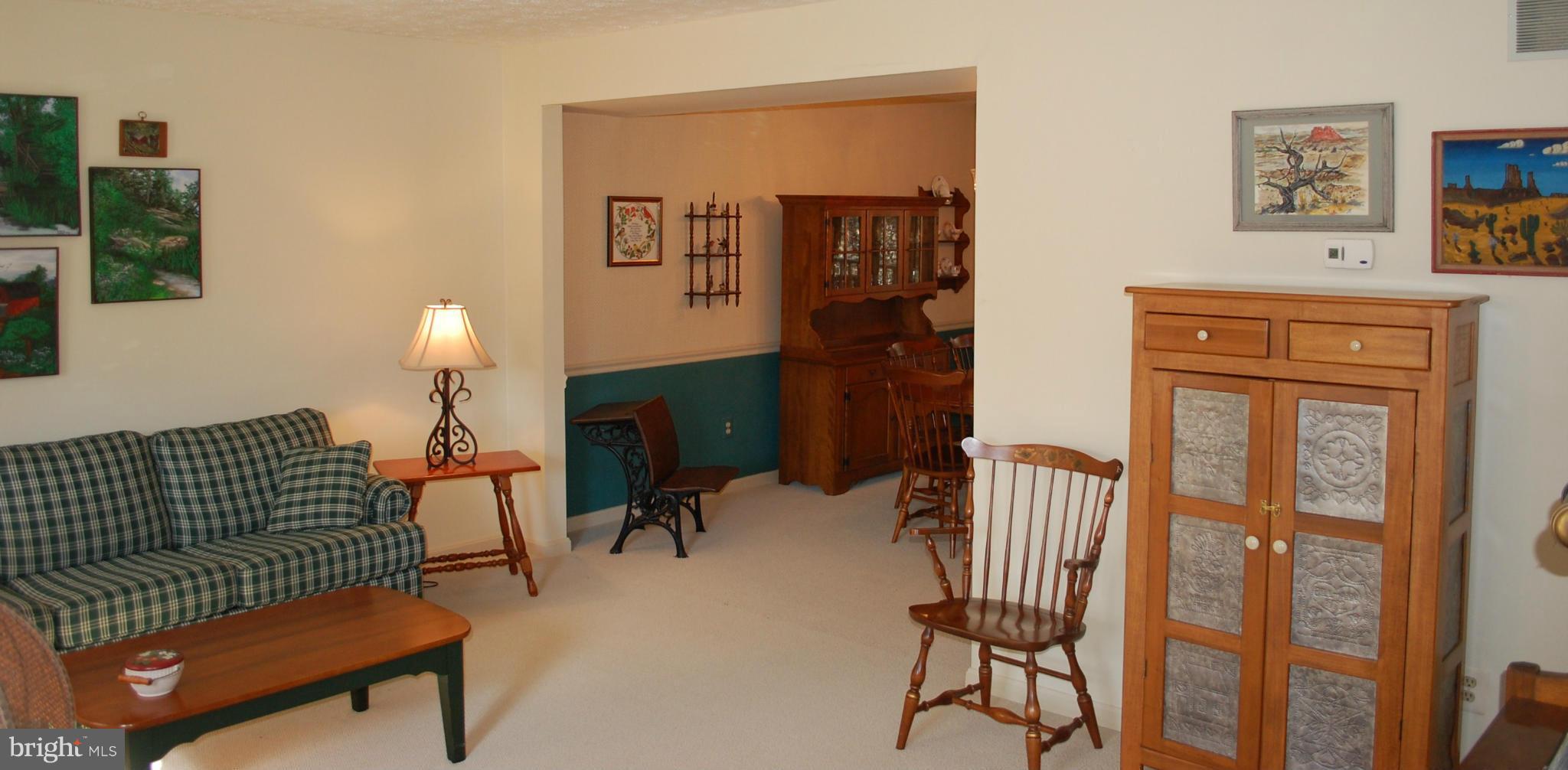 51 Sheridan Road Arnold, MD 21012 - Photo 11 of 28 Living Room