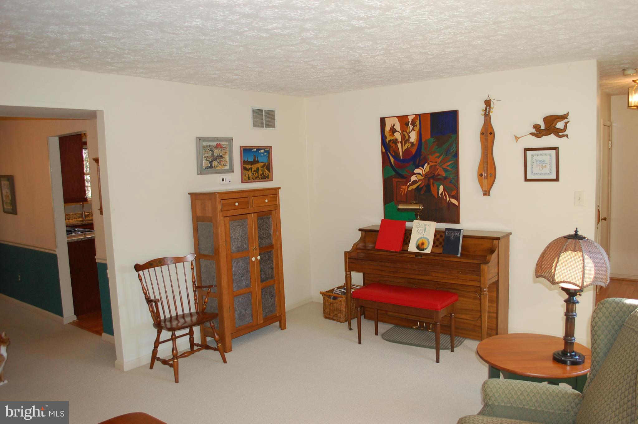 51 Sheridan Road Arnold, MD 21012 - Photo 10 of 28 Living Room