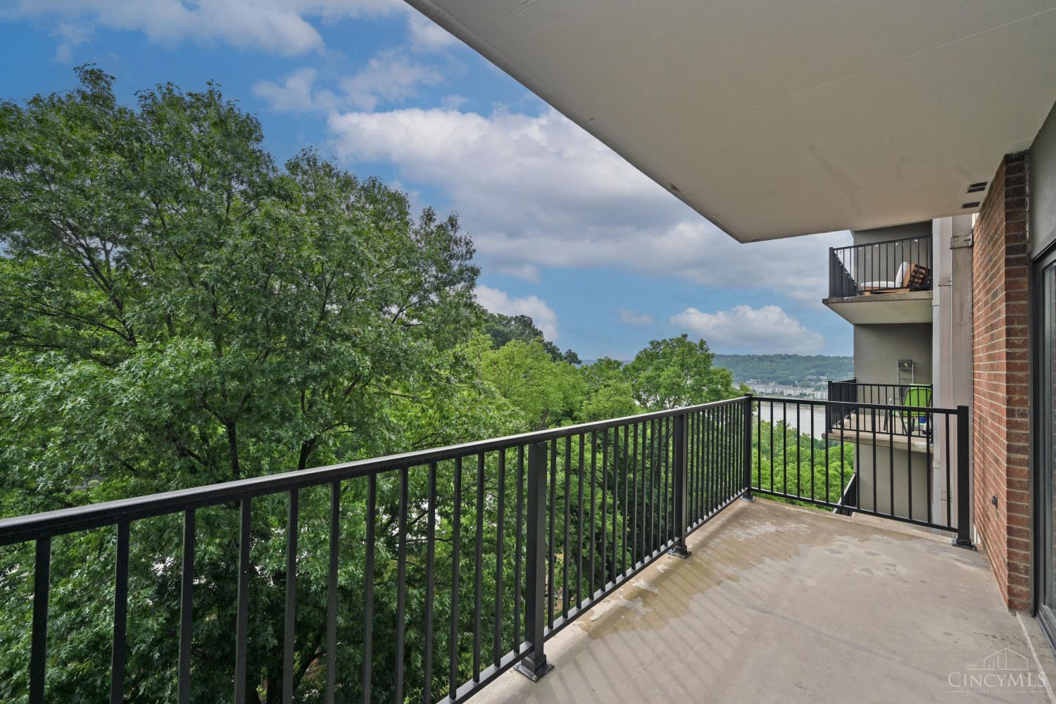 1815 William Howard Taft Road, Unit 607 Cincinnati, OH 45206 - Photo 20 of 31