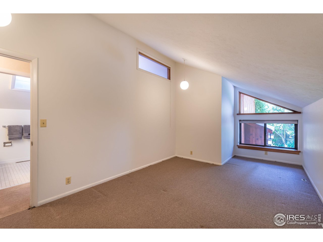375 16th Street Boulder, CO 80302 - Photo 21 of 30 a view of empty room with window