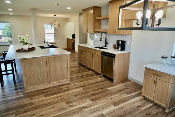 $665,000 | 305 Bluebonnet Drive, Grapevine, TX 76051