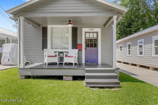 $850,000 | 1309 Bowen Avenue, Ocean Springs, MS 39564