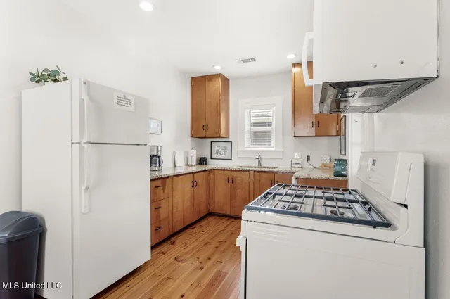 $850,000 | 1309 Bowen Avenue, Ocean Springs, MS 39564