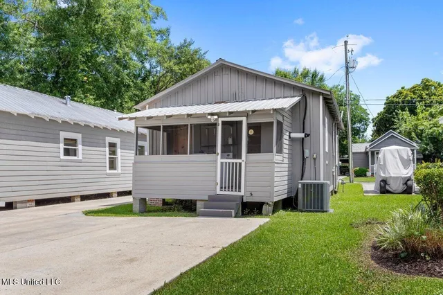 $850,000 | 1309 Bowen Avenue, Ocean Springs, MS 39564