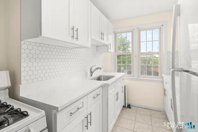 $2,250 | 2475 Summer Street, Unit 3H, Stamford, CT 06905