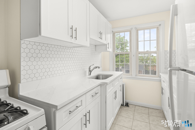 2475 Summer Street, Unit 3H Stamford, CT 06905 - Photo 5 of 13 Kitchen