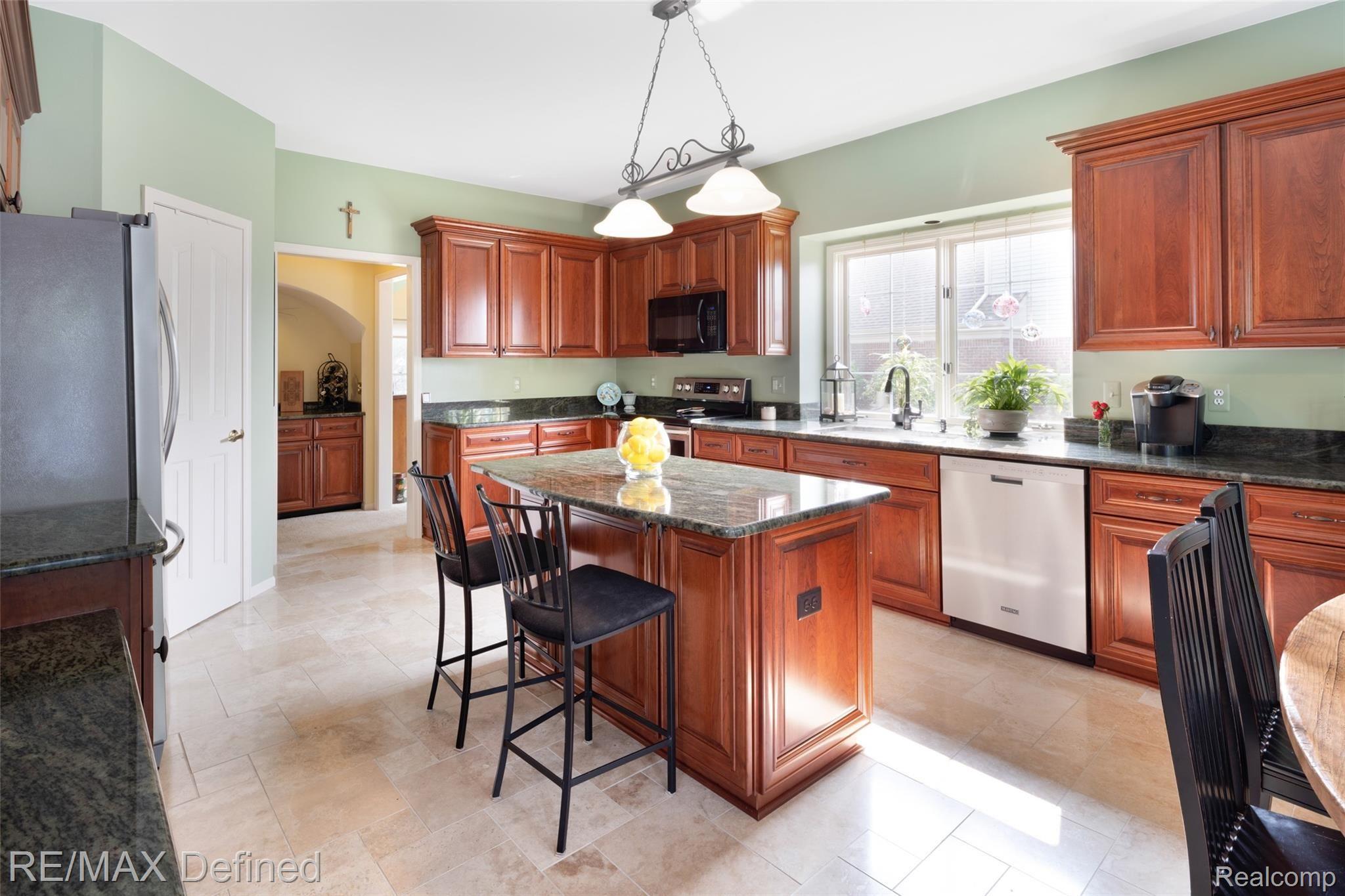 1703 Devonwood Drive Rochester, MI 48306 - Photo 11 of 43 1703-Devonwood-Dr-12.jpg