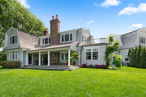 Undisclosed Address, Southampton, NY 11968