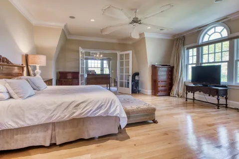 Undisclosed Address, Southampton, NY 11968