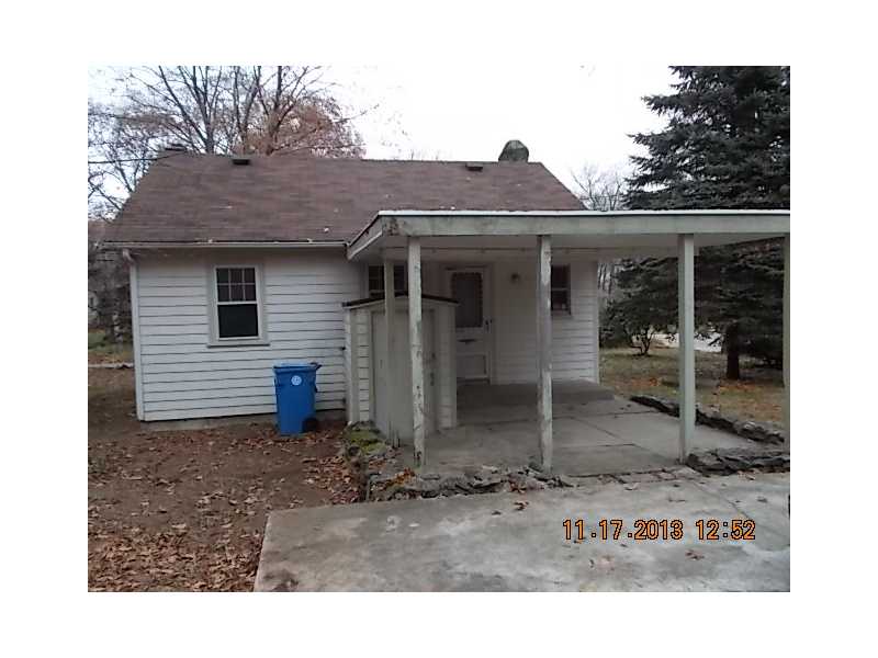 172 Leigh Road Cumberland, RI 02864 - Photo 4 of 19 Exterior Back.