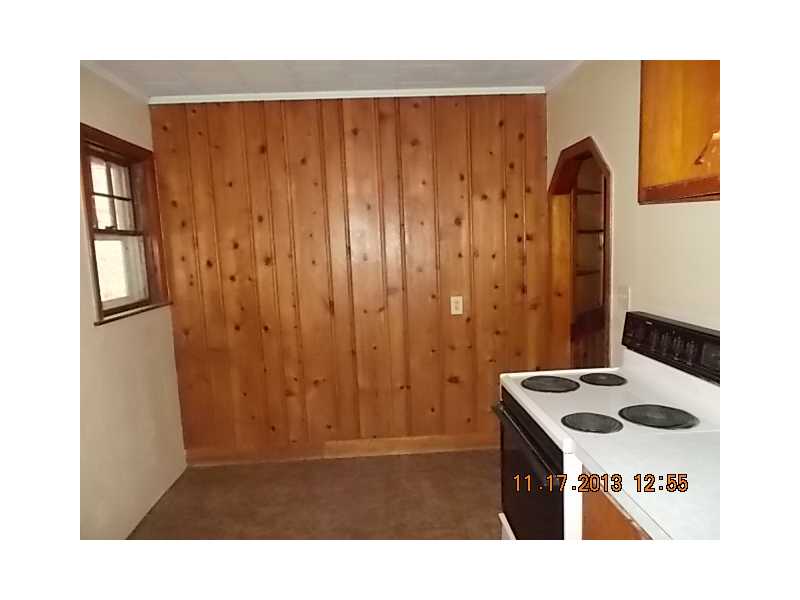 172 Leigh Road Cumberland, RI 02864 - Photo 5 of 19 Kitchen.