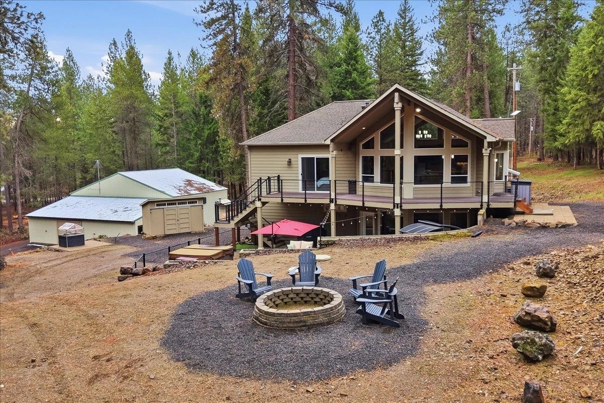 23039 North Crescent Road Chattaroy, WA 99003 - Photo 3 of 47