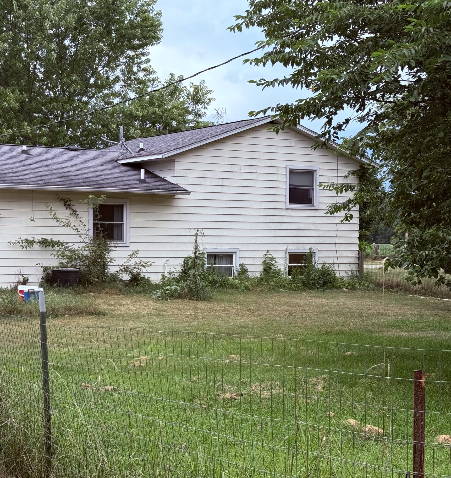 54539 Buckhorn Road Three Rivers, MI 49093 - Photo 3 of 6 IMG_1012