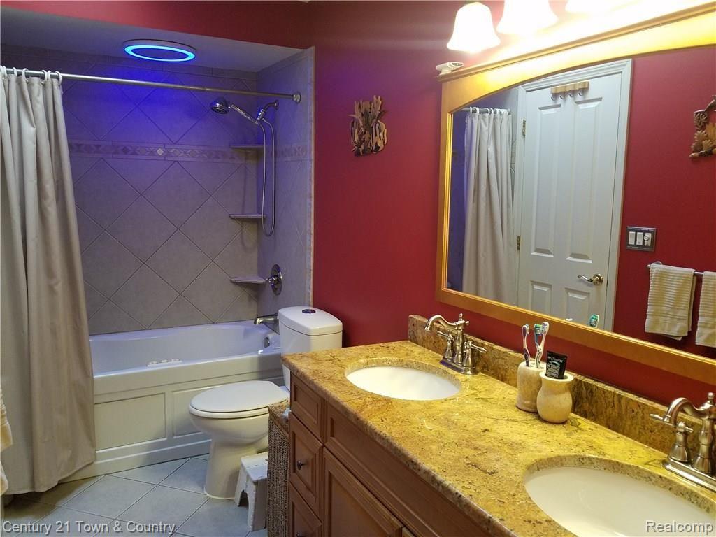 1732 South Boulevard Rochester, MI 48309 - Photo 14 of 24
