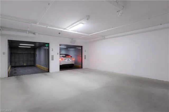 $18,000 | 875 6th Avenue South, Unit 304, Naples, FL 34102