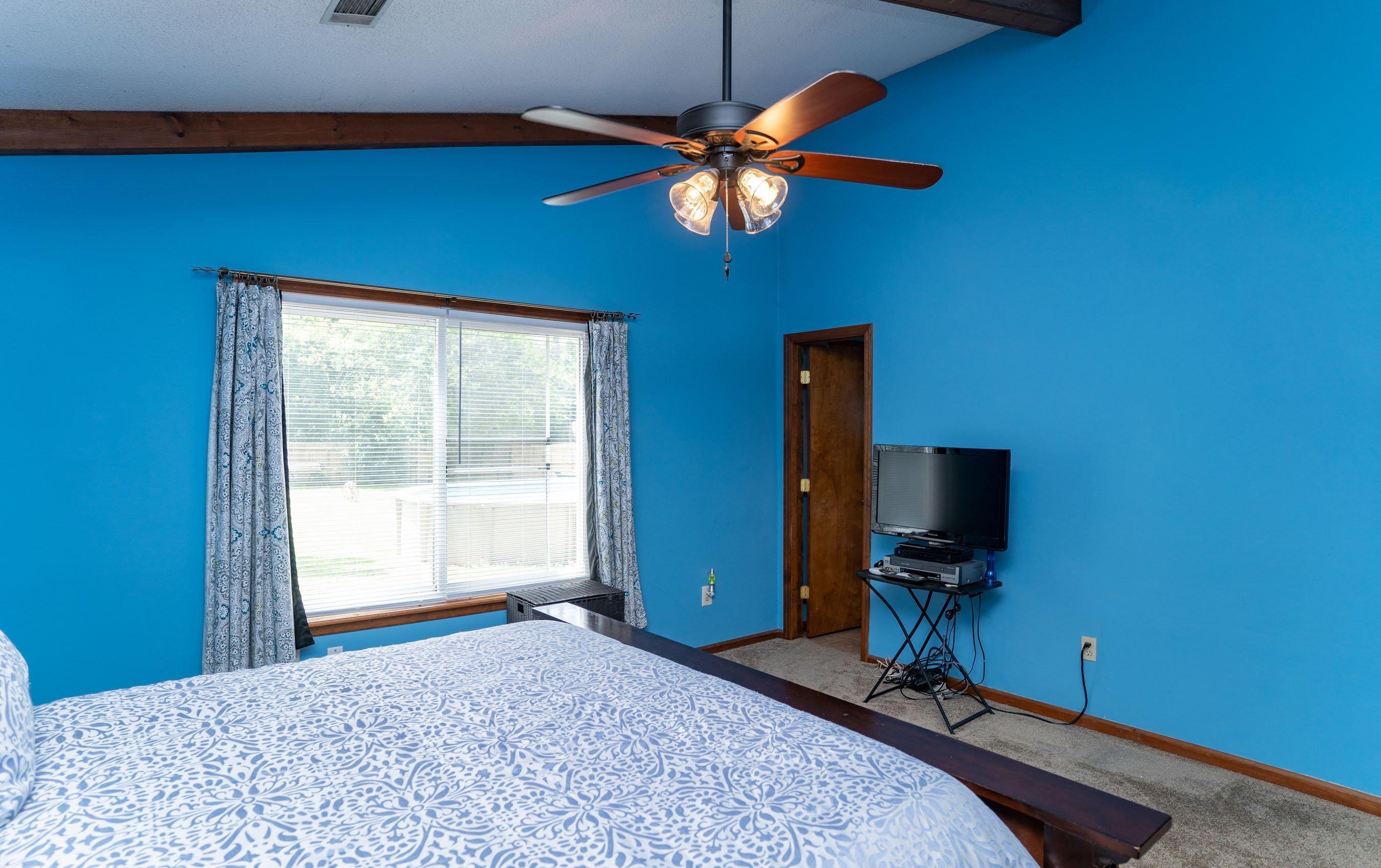 6048 Vaux Road Beaufort, SC 29906 - Photo 14 of 28 Vaulted Ceilings