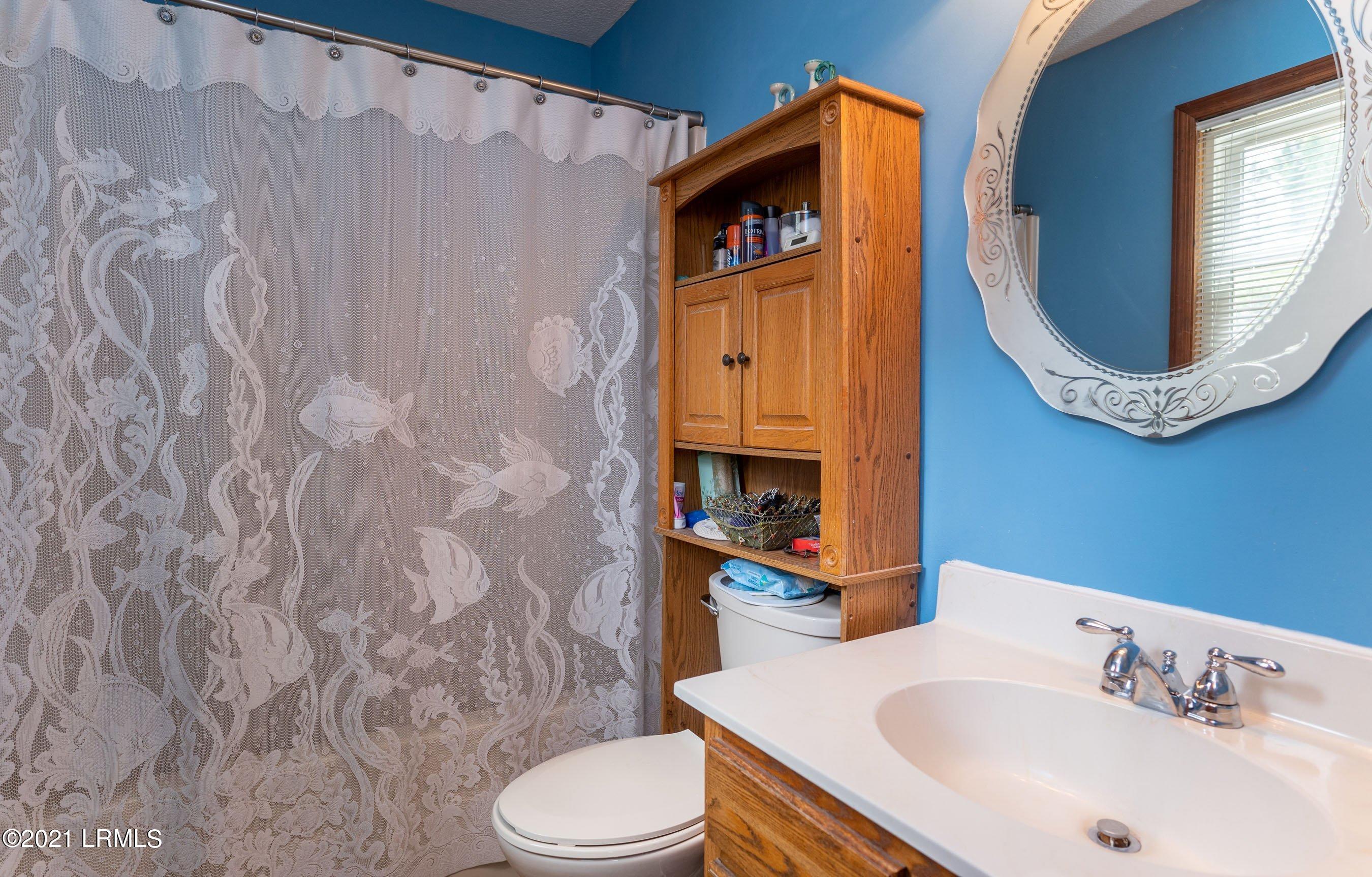 6048 Vaux Road Beaufort, SC 29906 - Photo 16 of 28 Master Bath