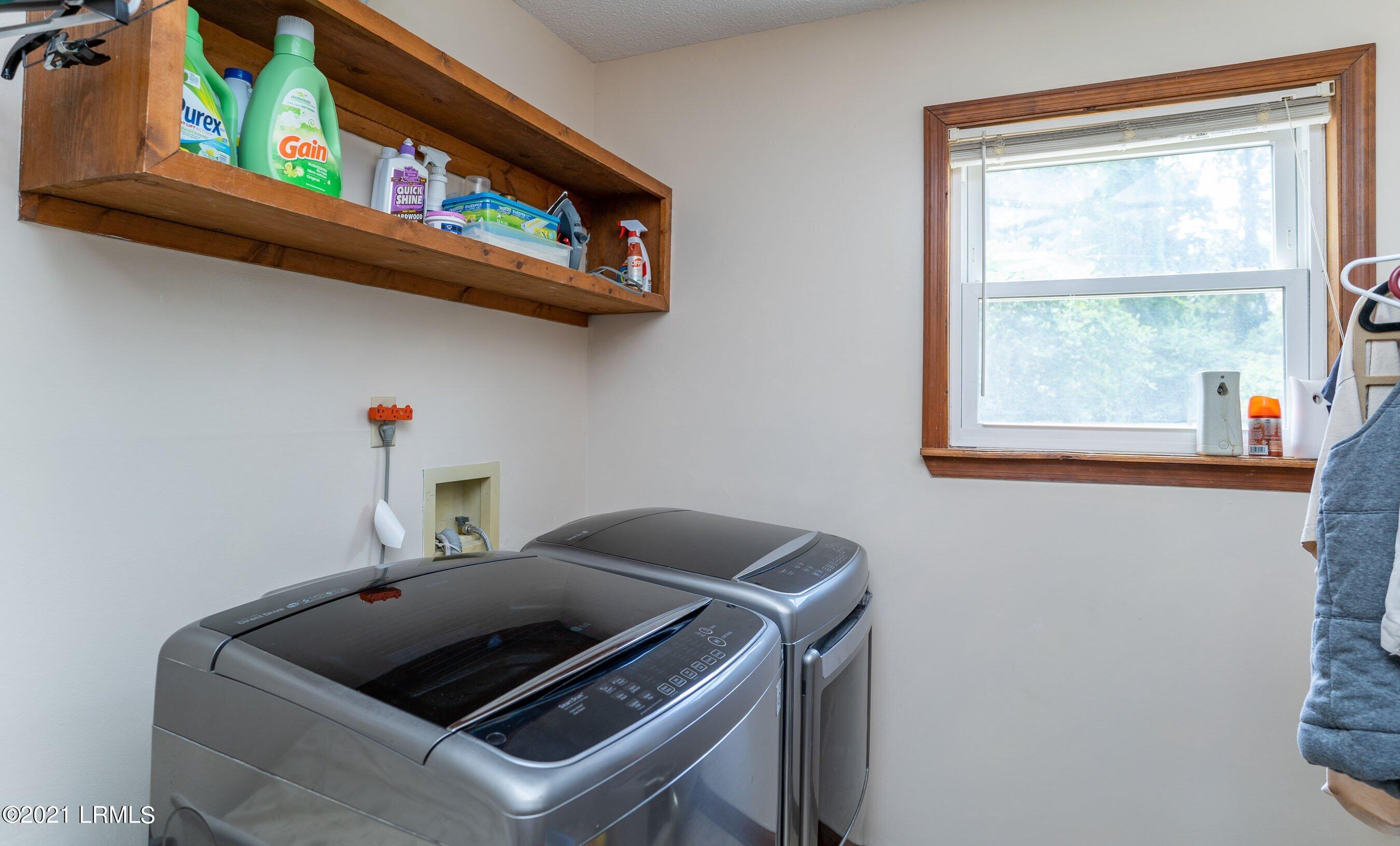 6048 Vaux Road Beaufort, SC 29906 - Photo 21 of 28 Laundry room with Pantry