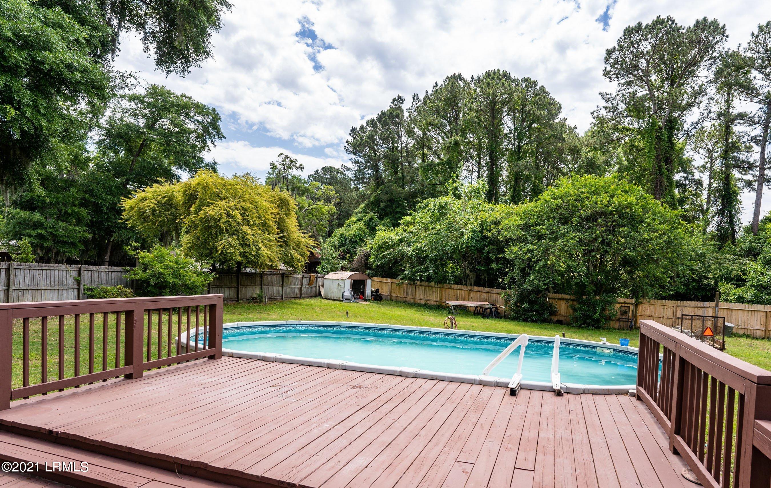 6048 Vaux Road Beaufort, SC 29906 - Photo 24 of 28 Above Ground Pool