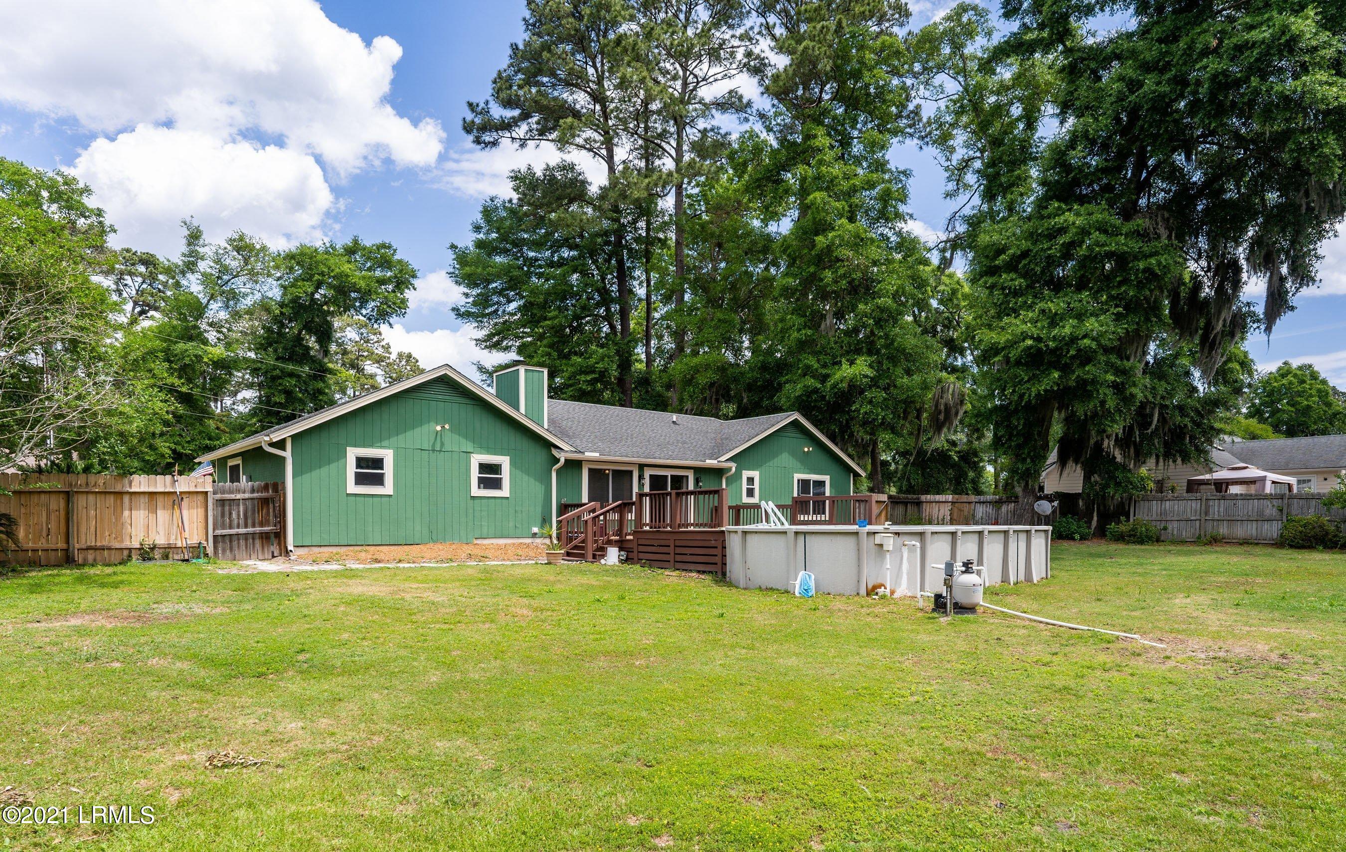 6048 Vaux Road Beaufort, SC 29906 - Photo 27 of 28 Fenced in Yard