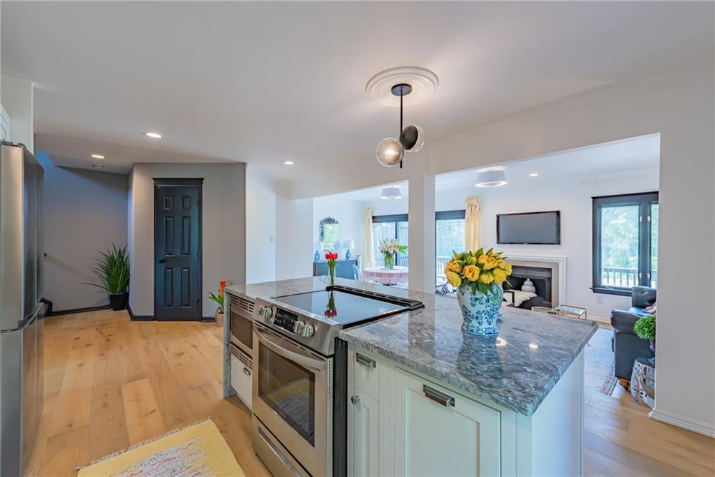 146 Shadow Ridge Drive Pittsburgh, PA 15238 - Photo 4 of 25 Gallery Image 4