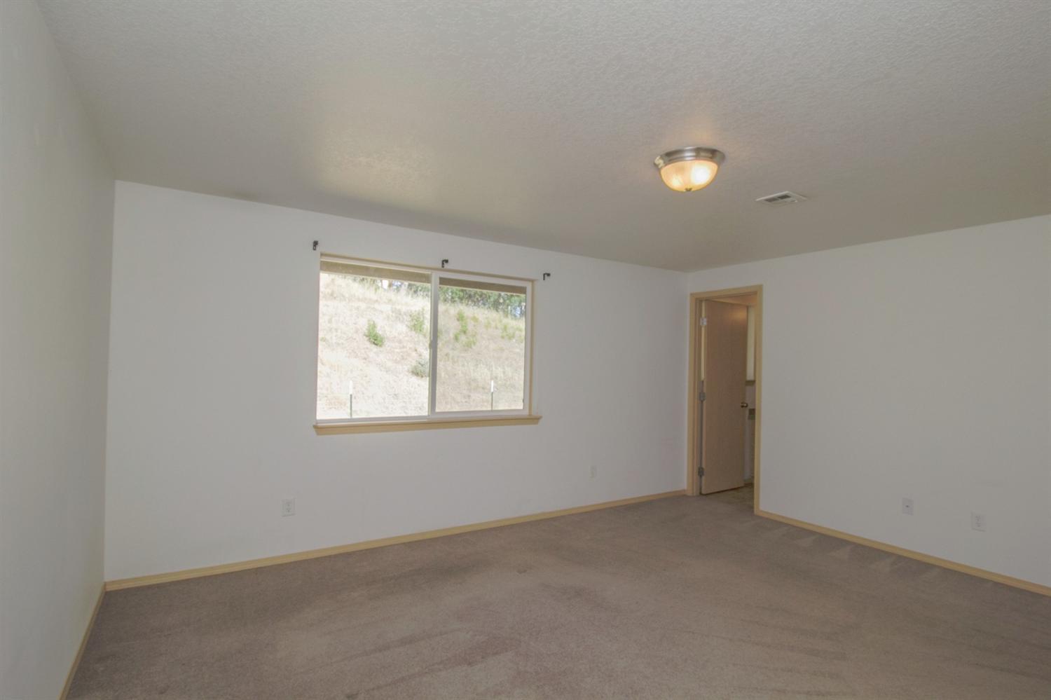 2410 Dodge Road Eagle Point, OR 97524 - Photo 16 of 28 Additional Photo