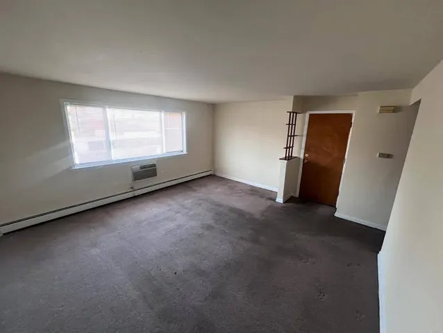 $1,050 | 3133 48th Court, Unit 3E, Cicero, IL 60804